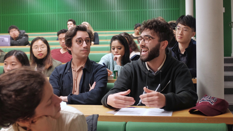 Student-laughing-lecture-theatre-747x420